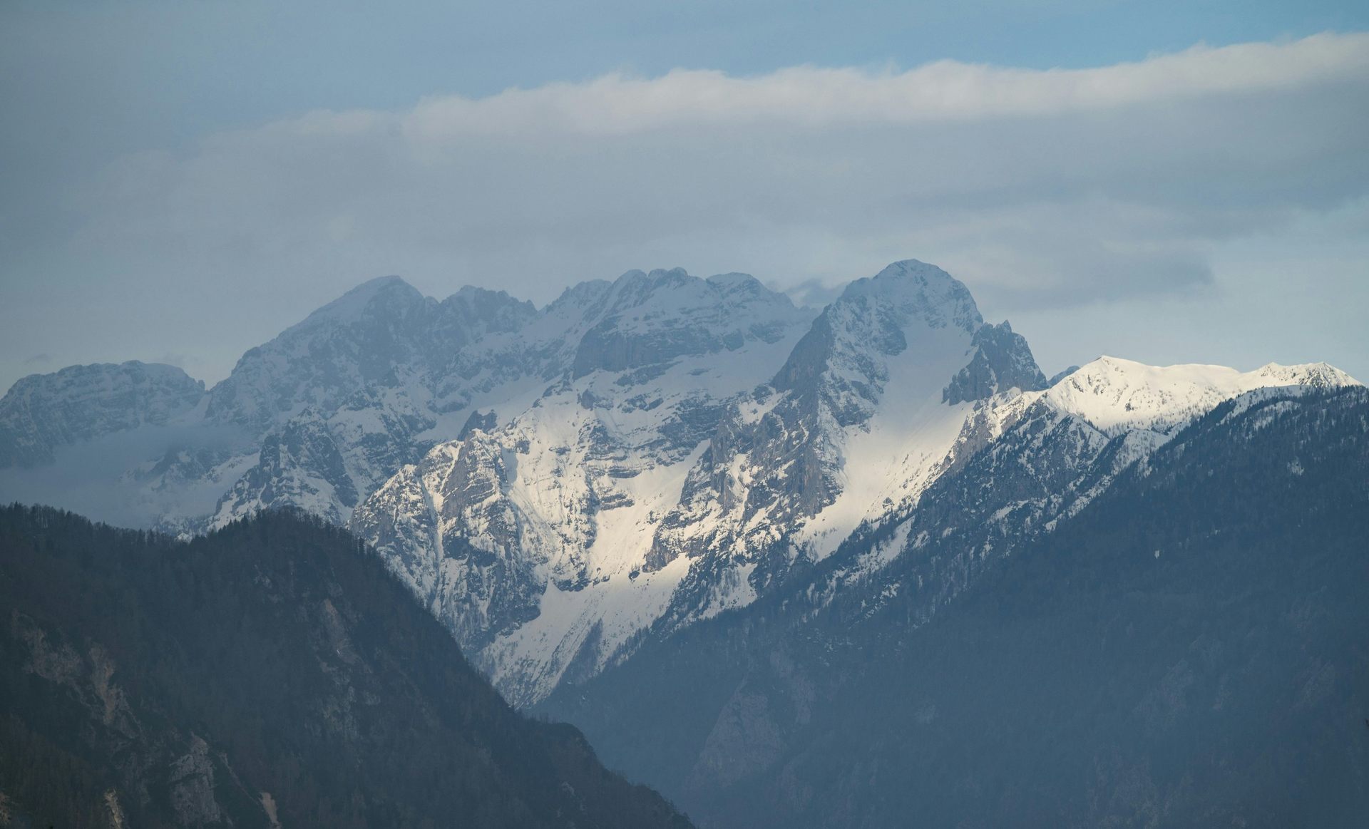 Chaîne enneigée du Mercantour